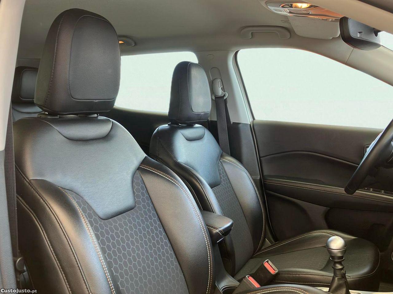 Jeep Compass 1.6 M-Jet Longitude — fotografia 5