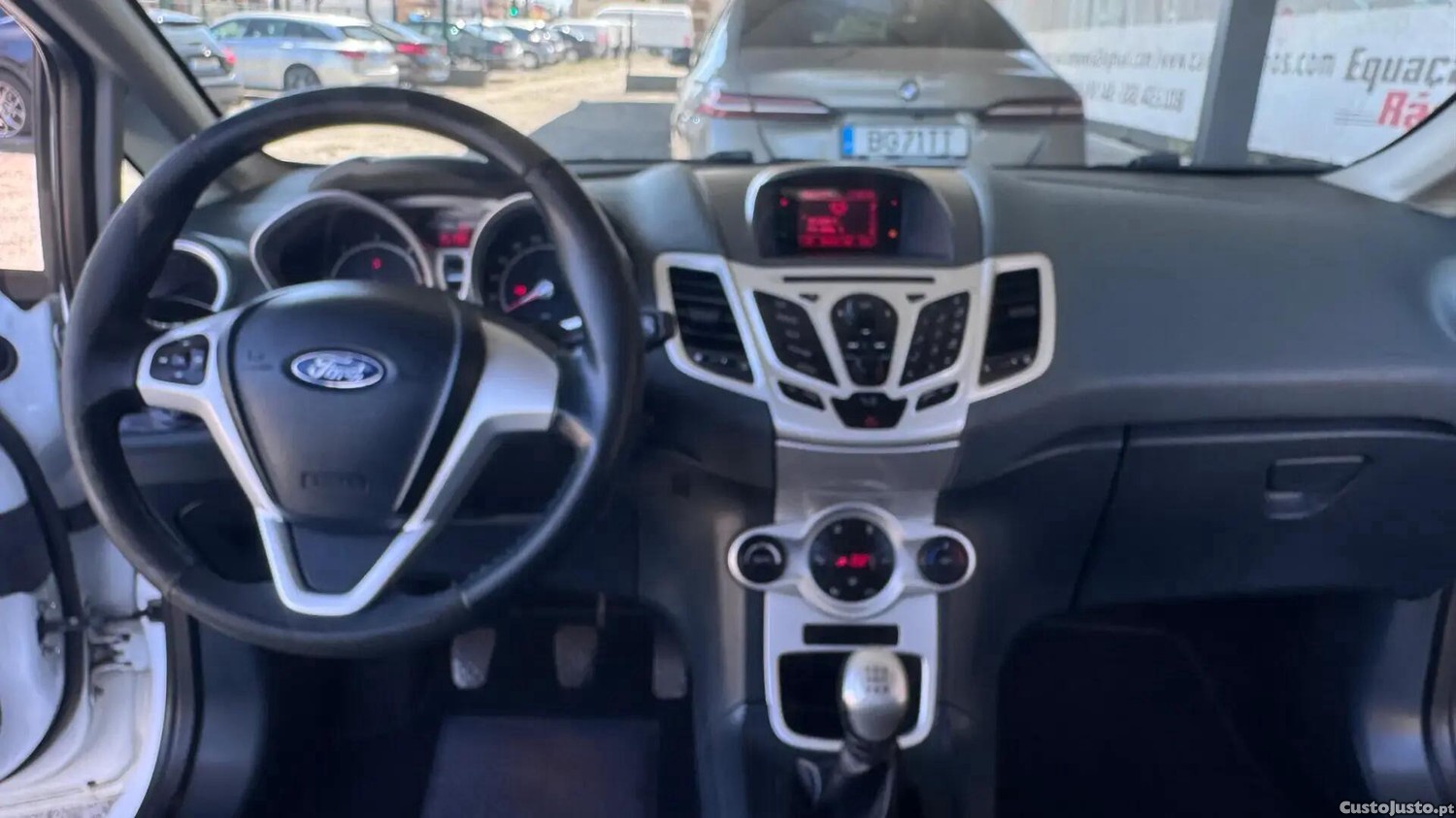 Ford Fiesta 1.4 TDCI Titanium — fotografia 17