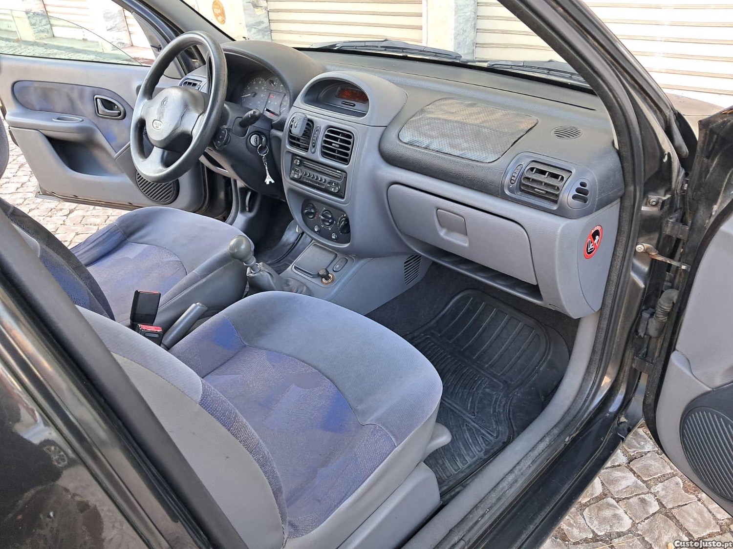 Renault Clio RT — fotografia 3