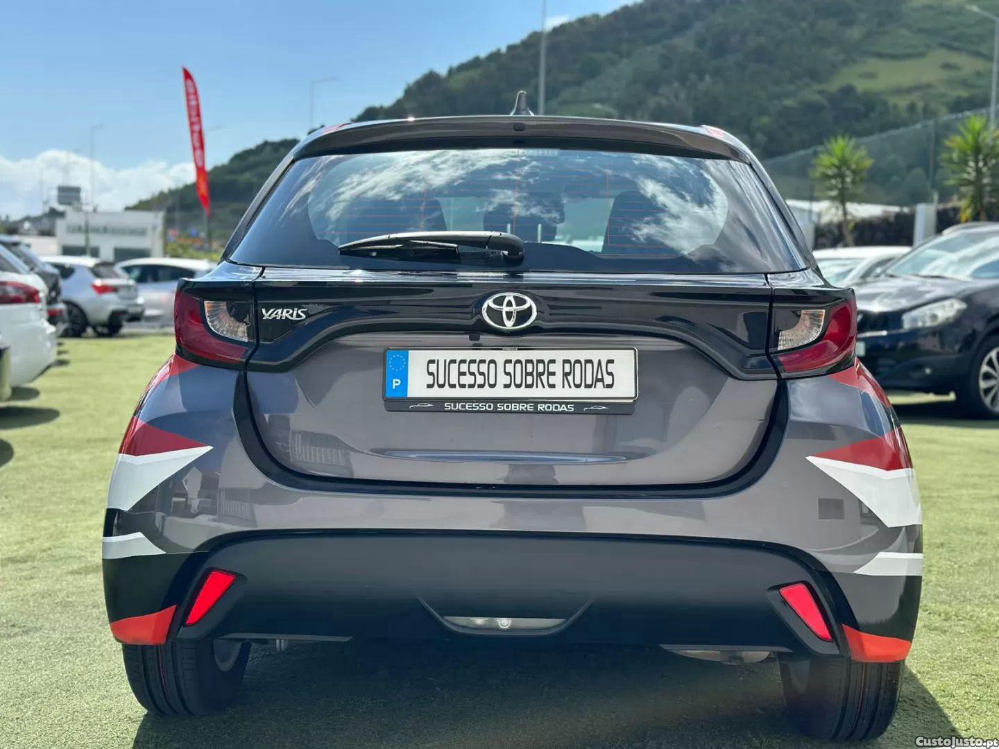 Toyota Yaris 1.0 vvt-i exclusive — fotografia 10