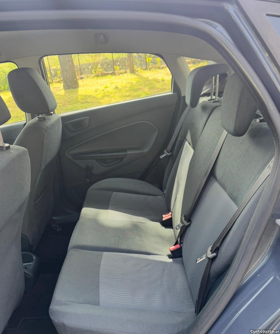 Ford Fiesta 1.4 tdci — fotografia 2
