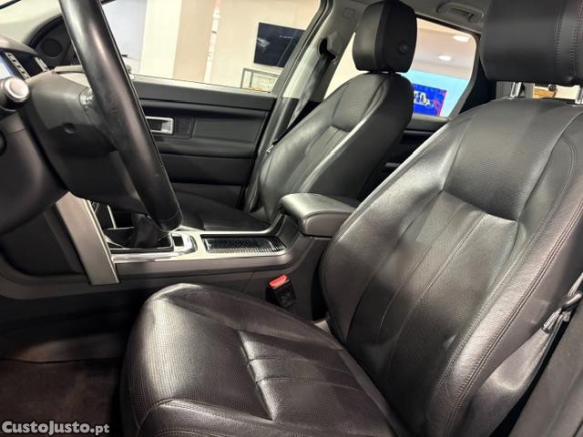 Land Rover Discovery Sport 2.0 TD4 HSE Luxury AWD — fotografia 9