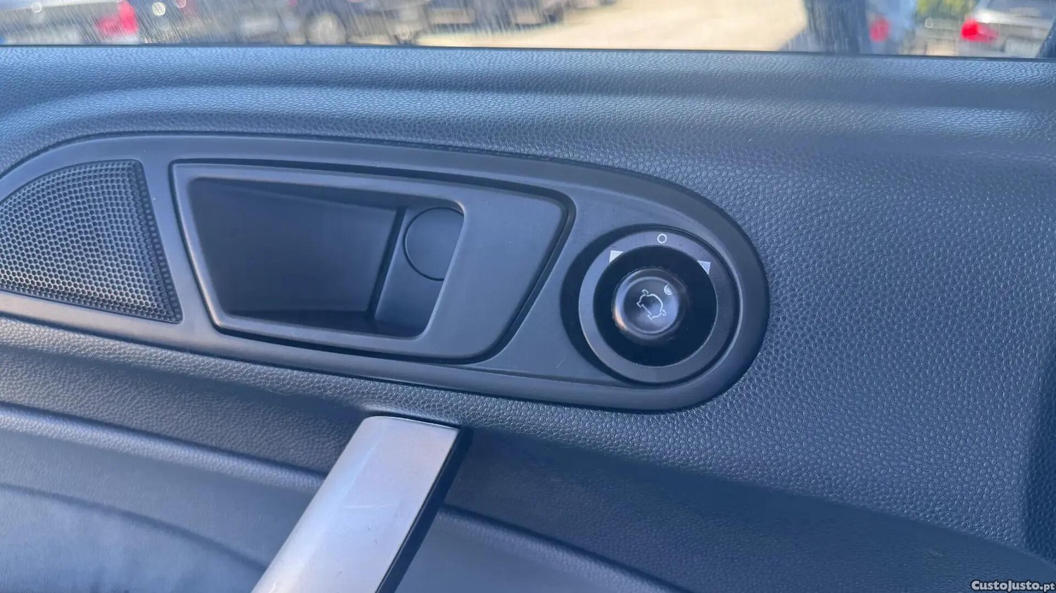 Ford Fiesta 1.4 TDCI Titanium — fotografia 8