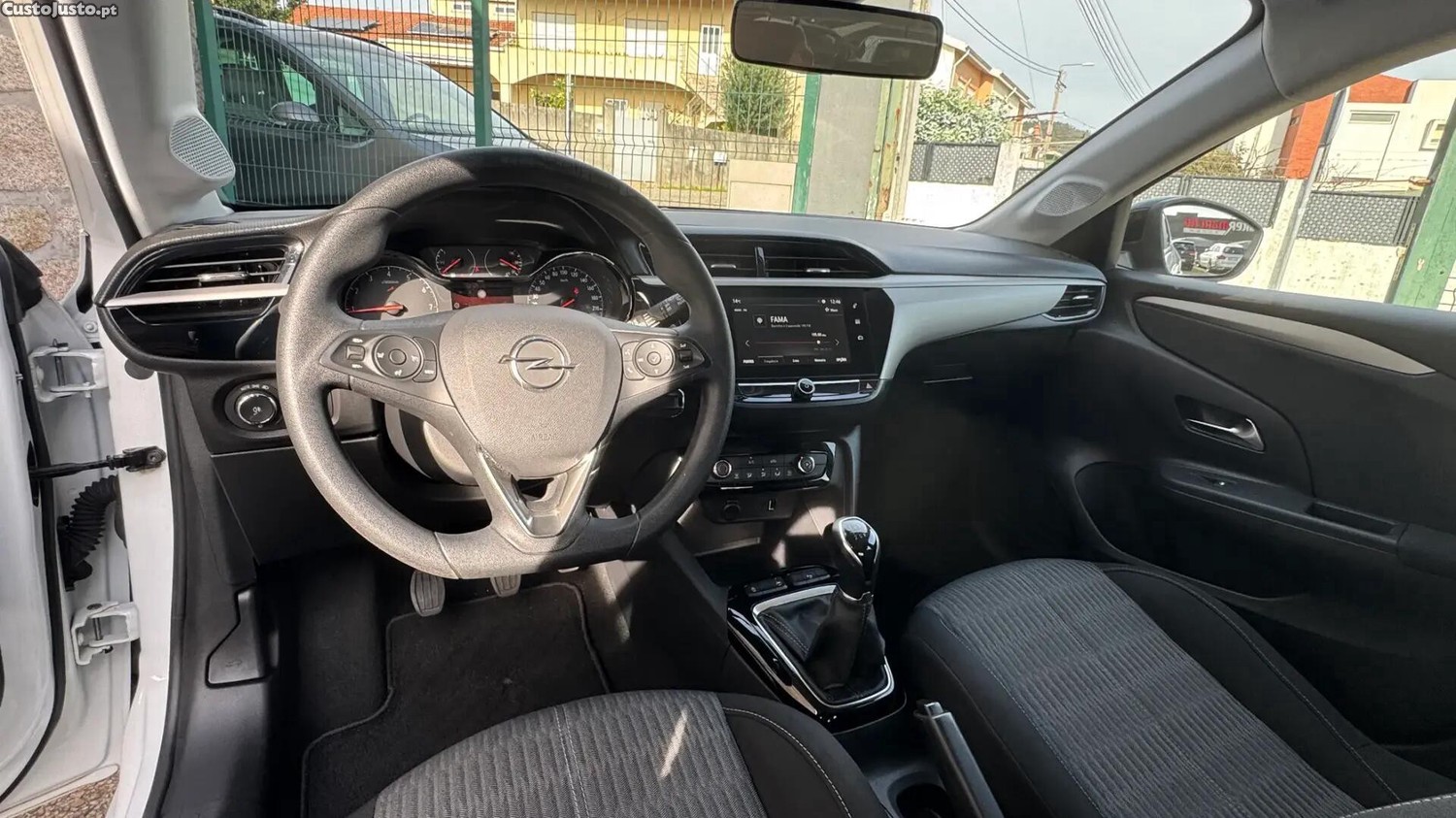 Opel Corsa 1.2 Edition — fotografia 17