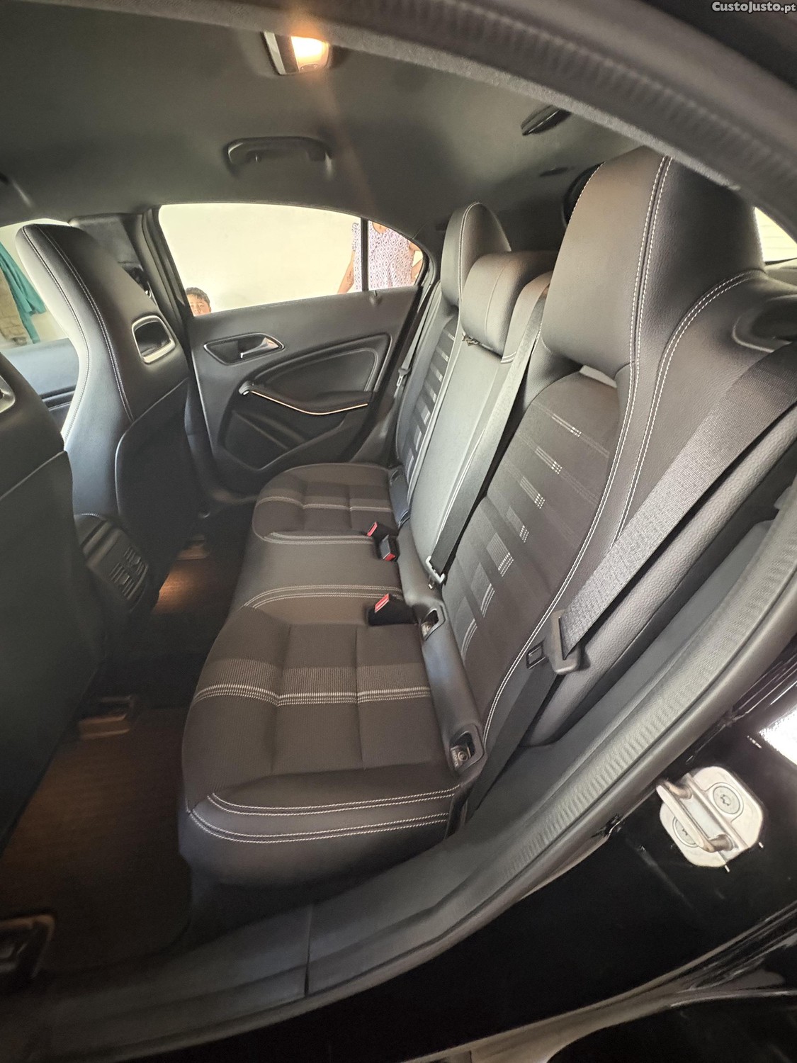 Mercedes-Benz A 180 1.5 — fotografia 6