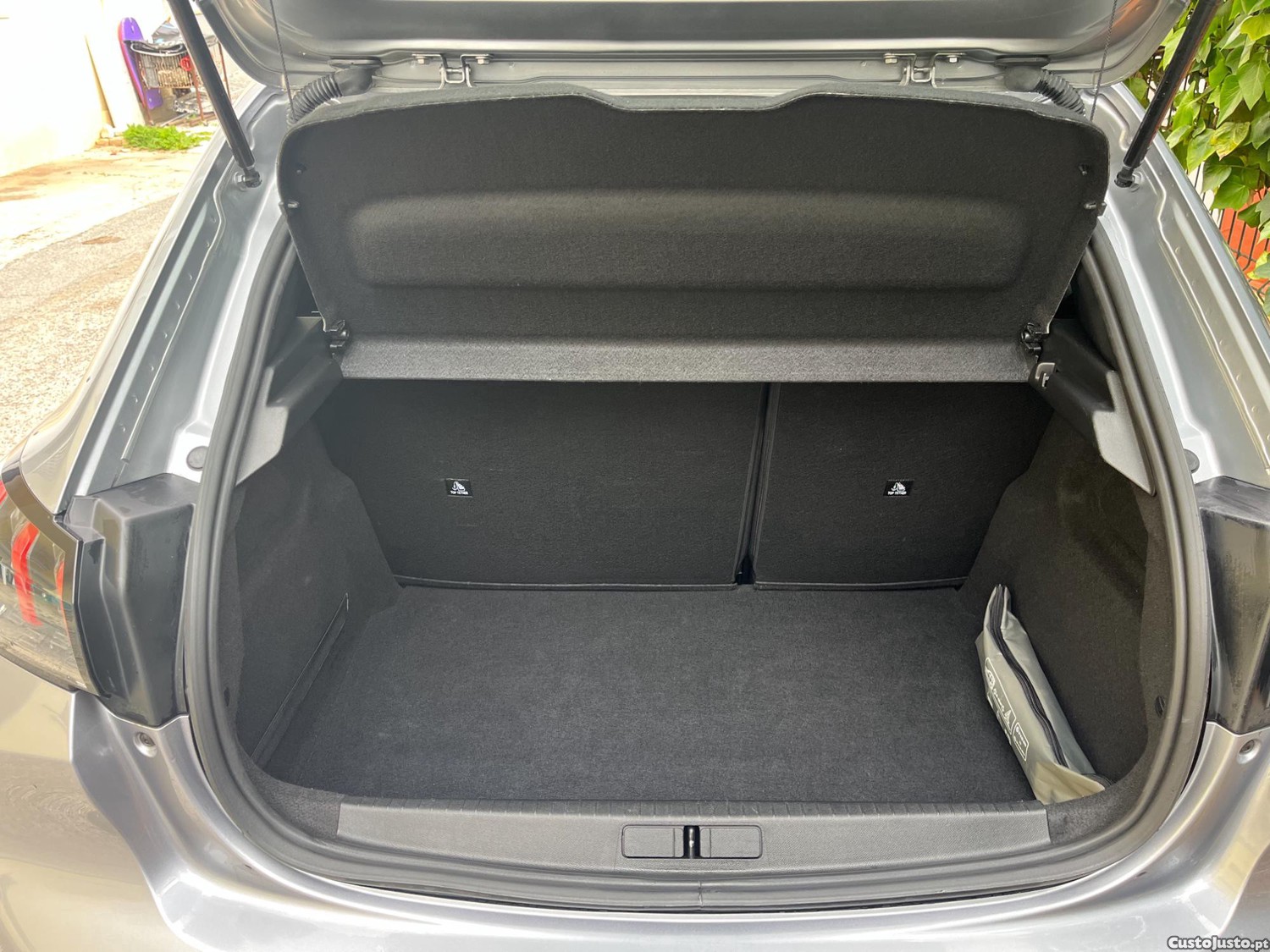 Peugeot 208 GT 1.2 PureTech - 23 — photo 4