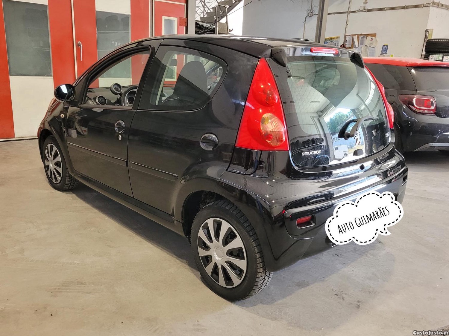 Peugeot 107 1.0 Gasolina - Ar condicionado - 4 Lugares — fotografia 3