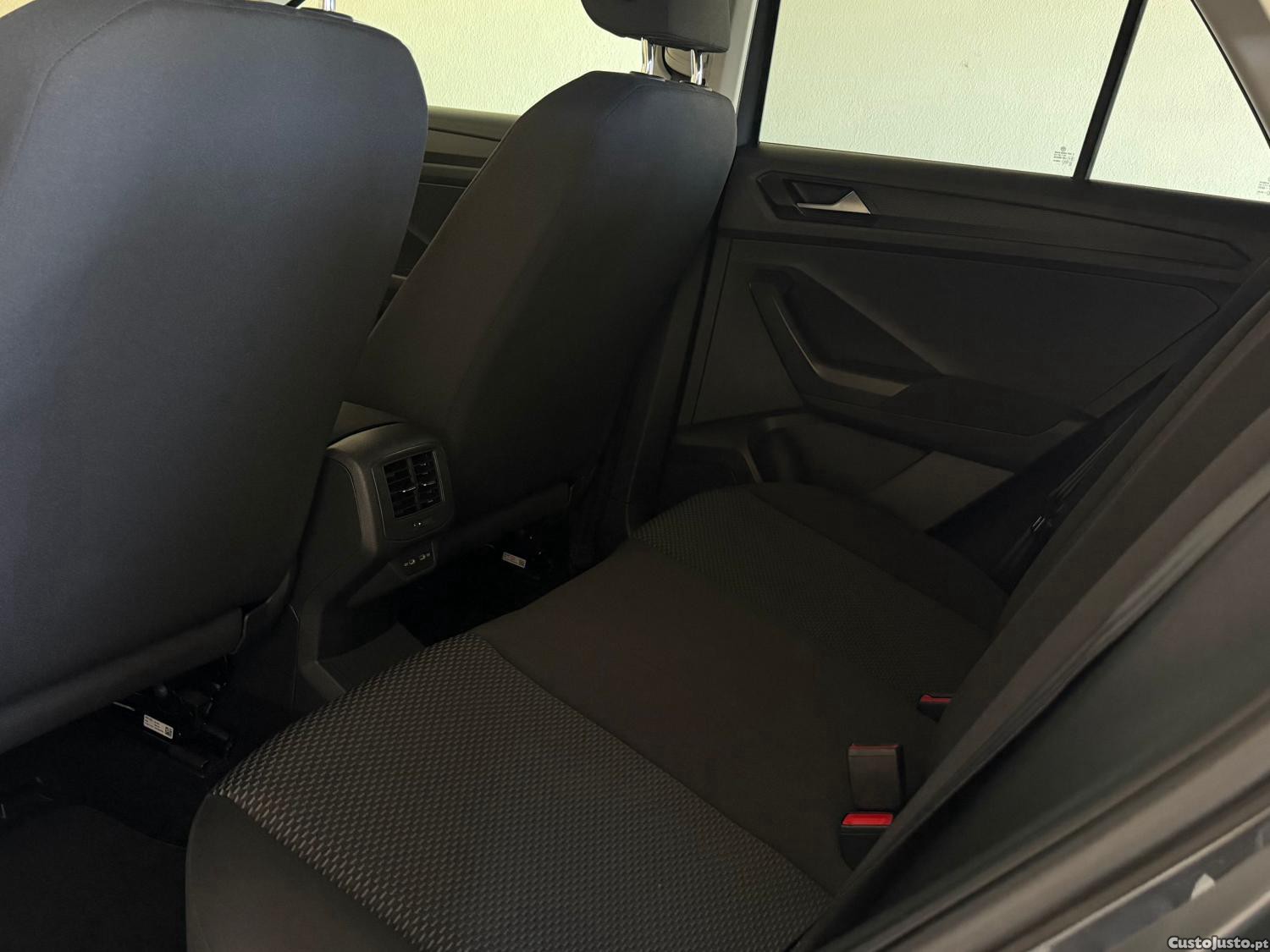 Volkswagen T-Roc 2.0 TDI Life — fotografia 3