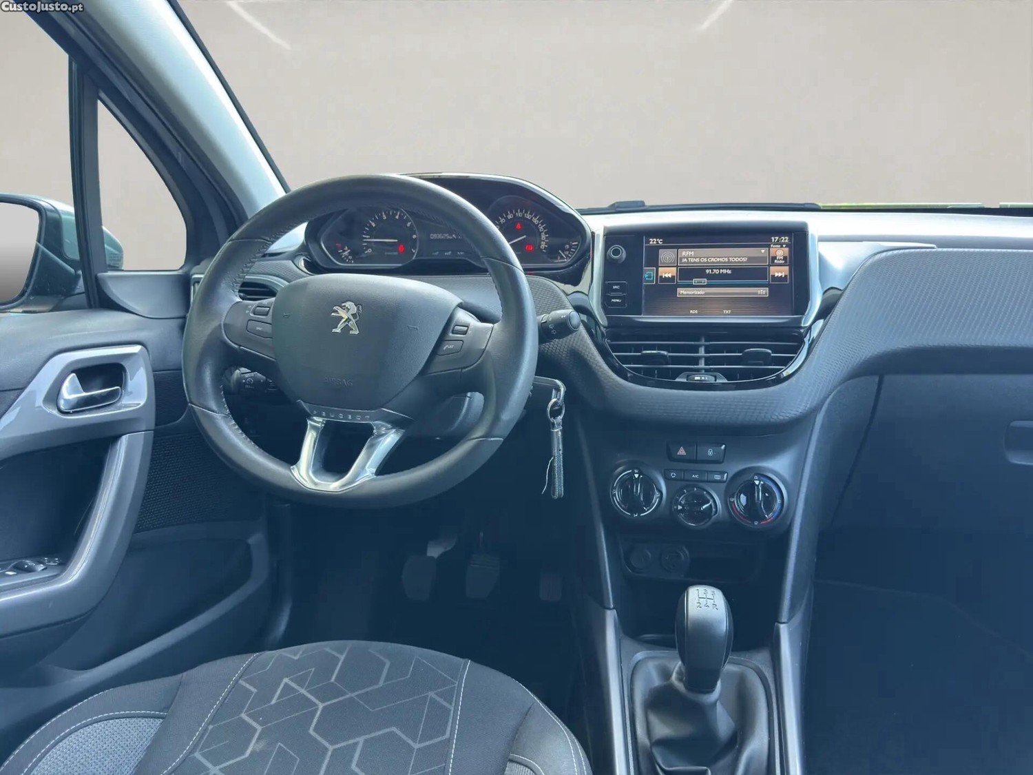 Peugeot 2008 1.2 PureTech Style — fotografia 5