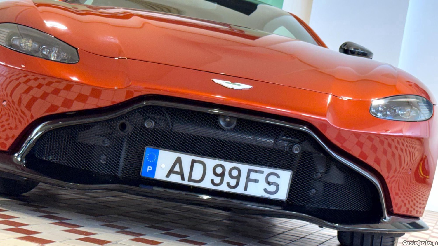 Aston Martin Vantage V8 — fotografia 14