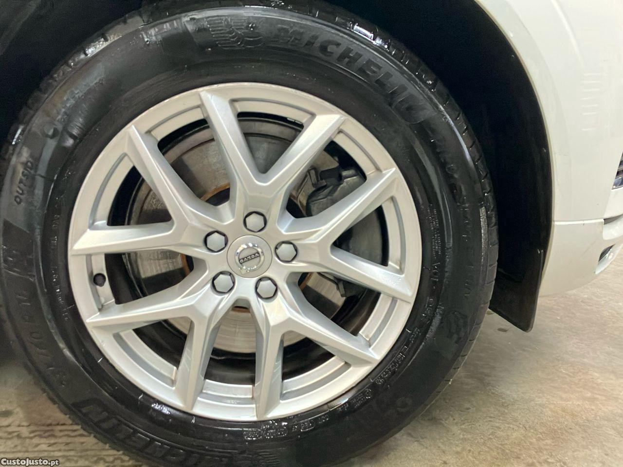 Volvo XC 60 2.0 T8 PHEV Momentum AWD — fotografia 18