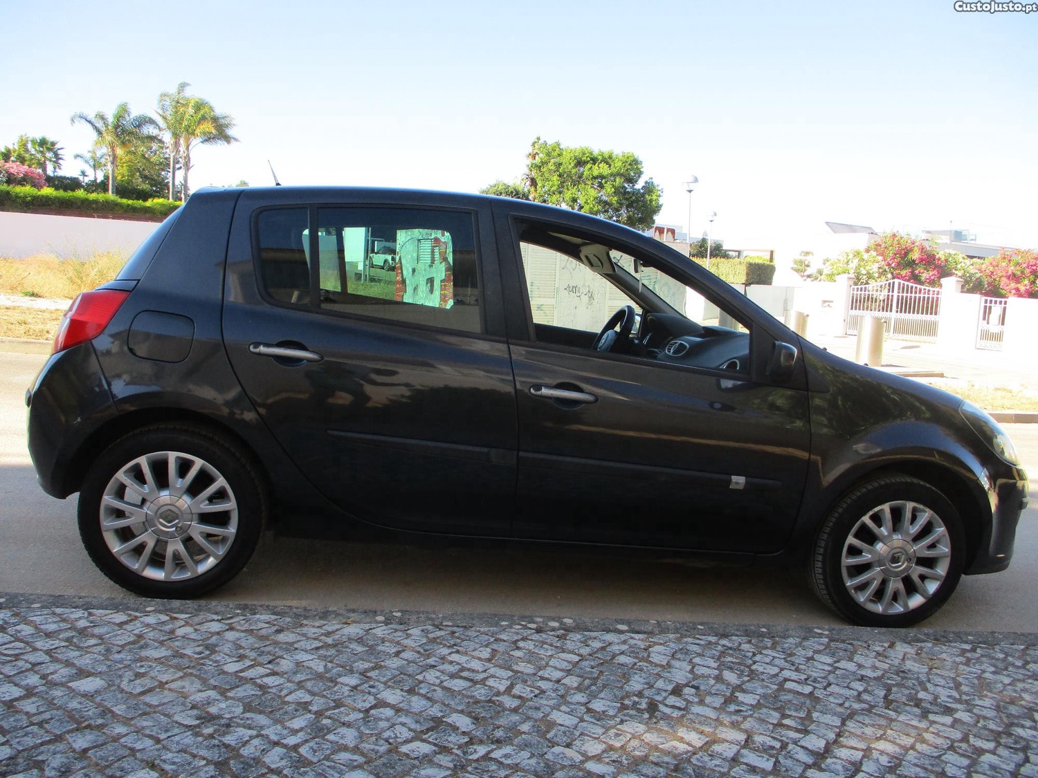 Renault Clio 1.5 dCi — fotografia 2