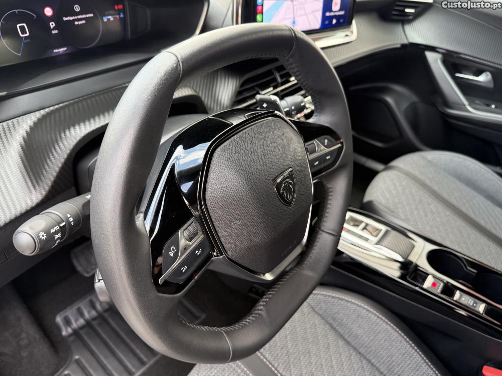 Peugeot 2008 1.2 Hybrid Allure e- — fotografia 6