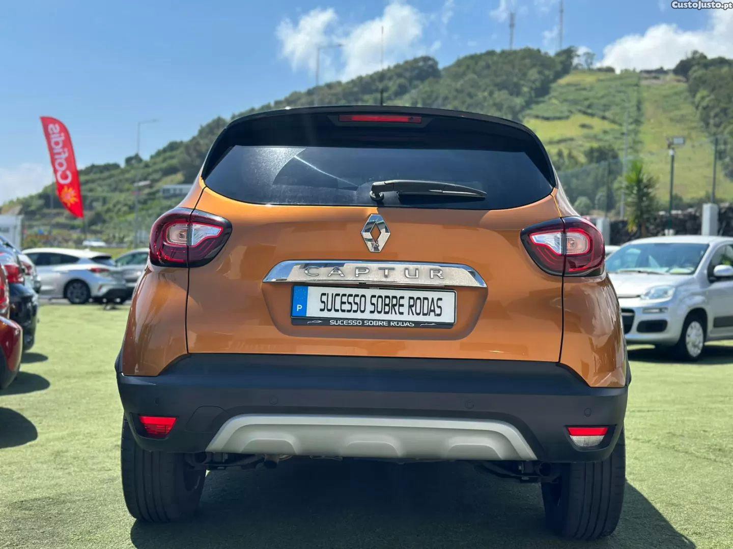 Renault Captur 0.9 tce exclusive — fotografia 14