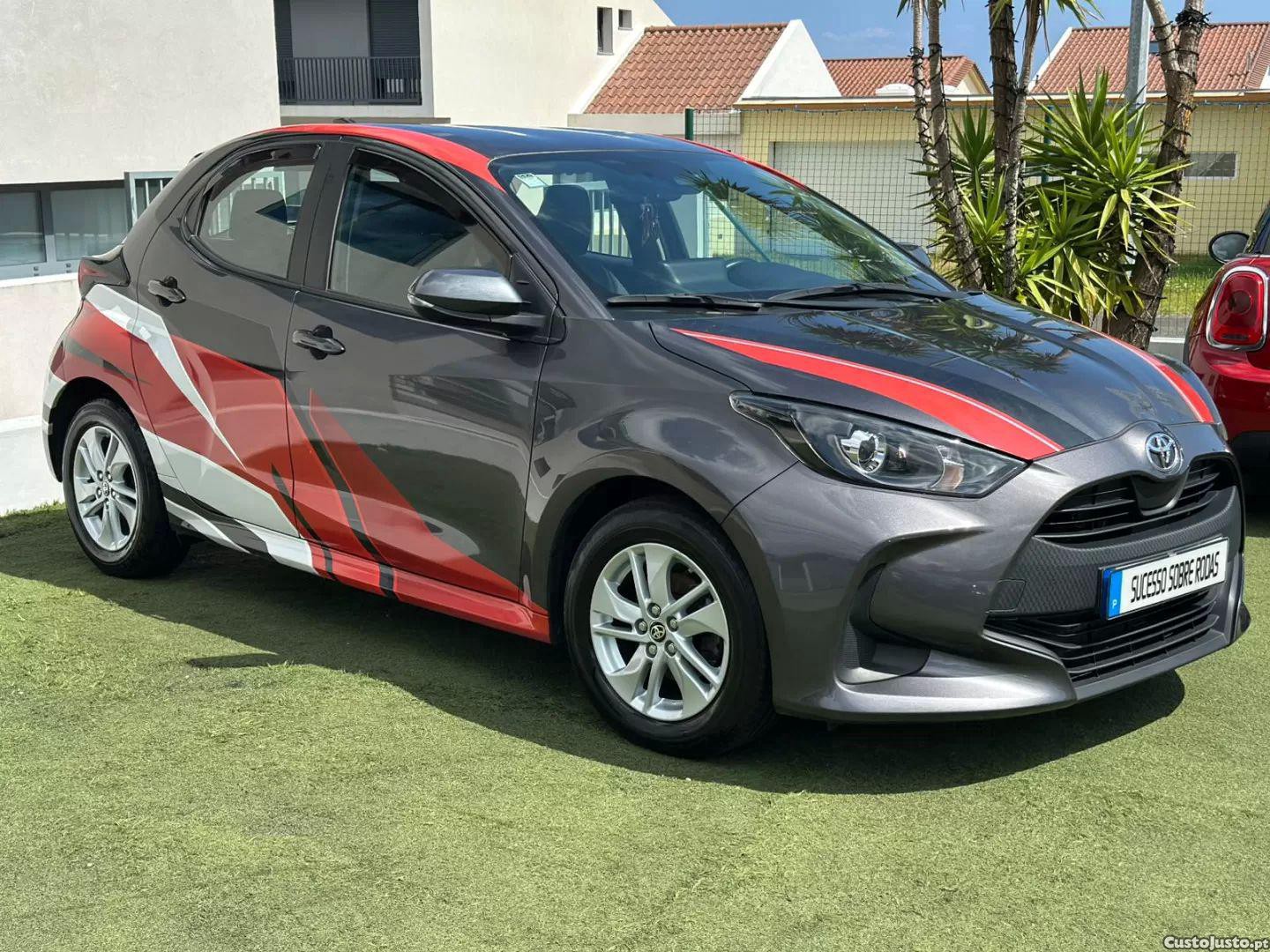 Toyota Yaris 1.0 vvt-i exclusive — fotografia 13