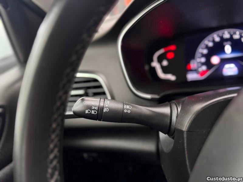 Renault Mégane BLUE dCi 115 EDC INTENS — fotografia 11