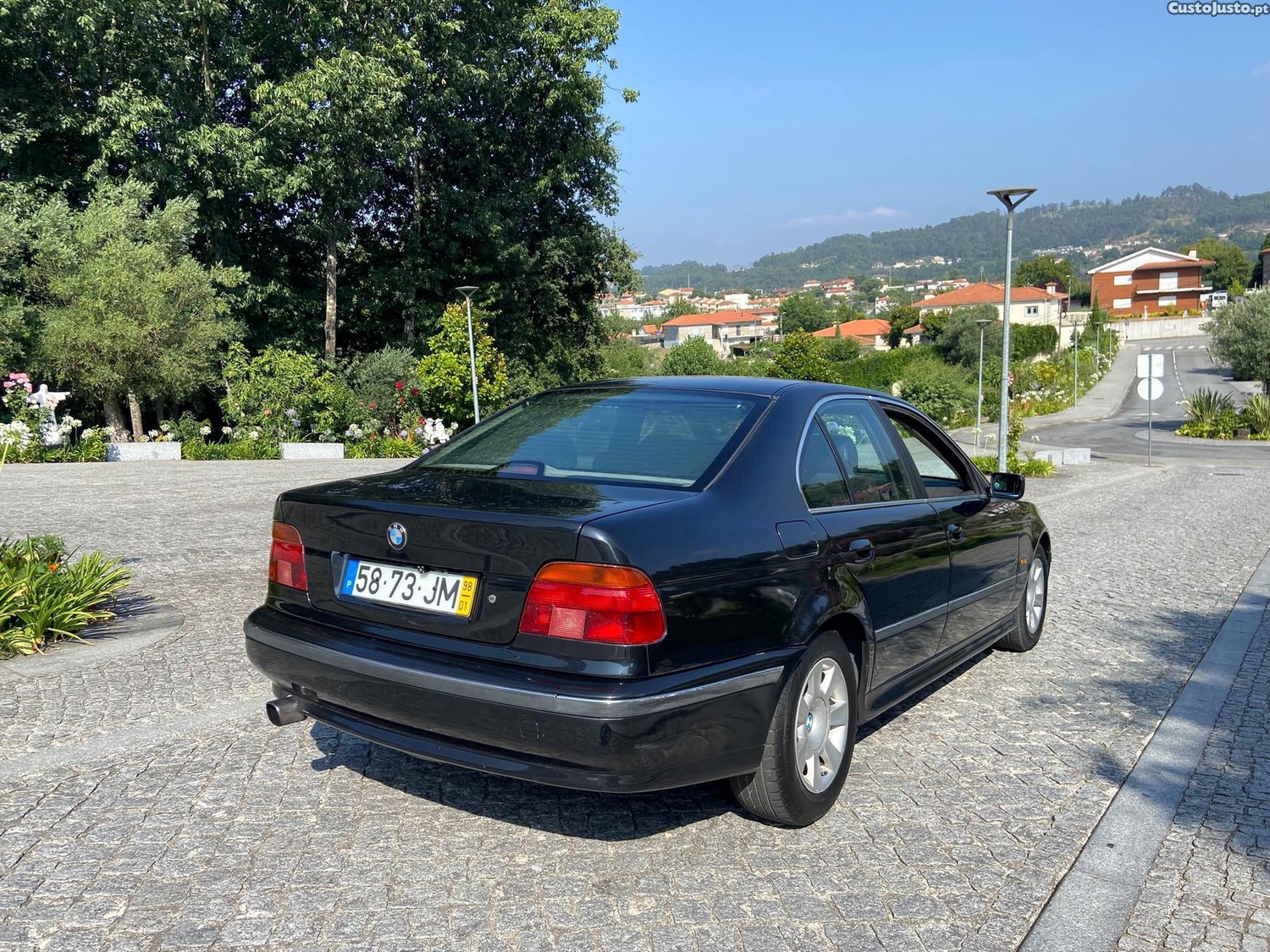 BMW 525 Luxury — photo 5