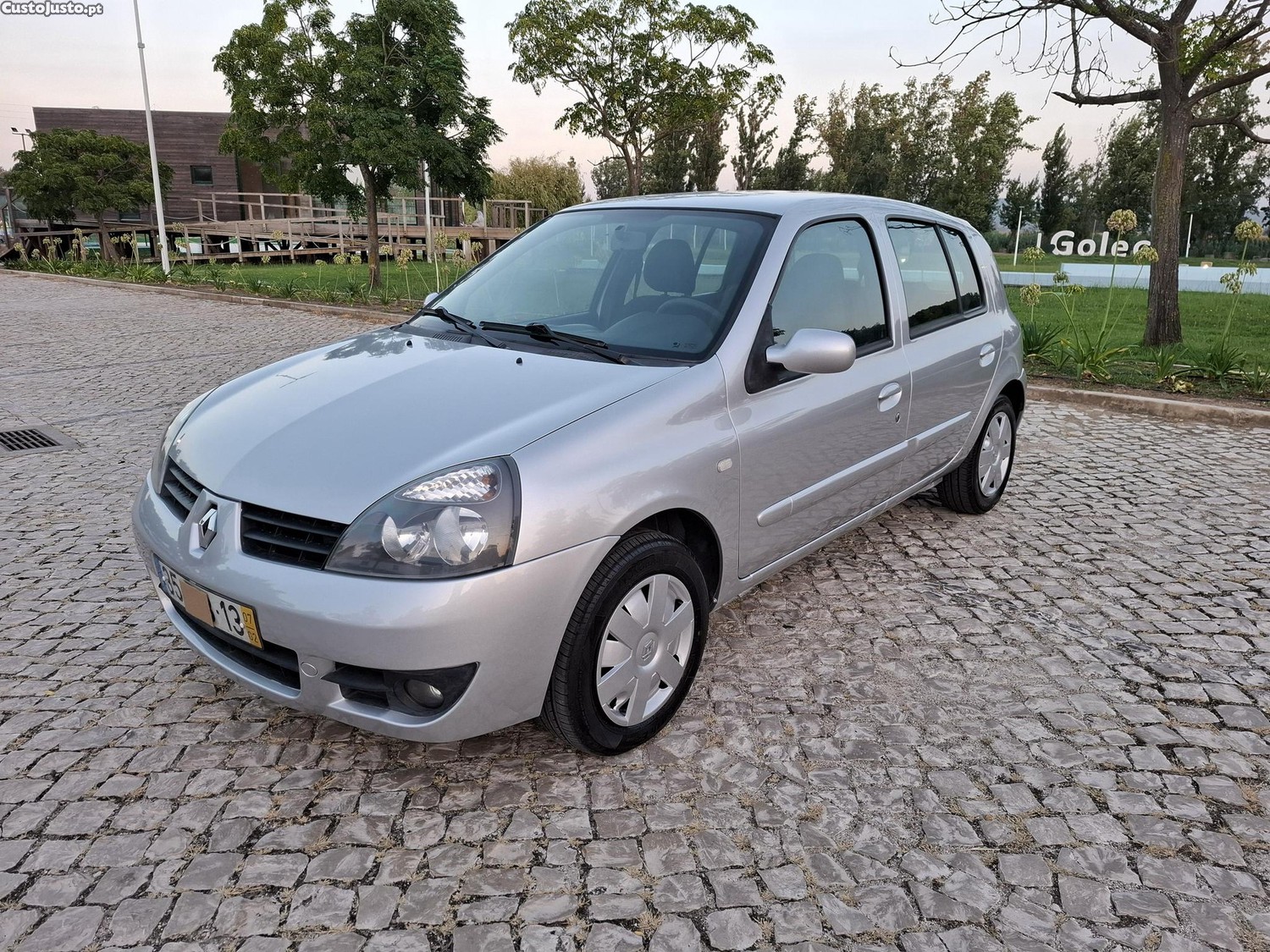 Renault Clio 1.2i AC — fotografia 7