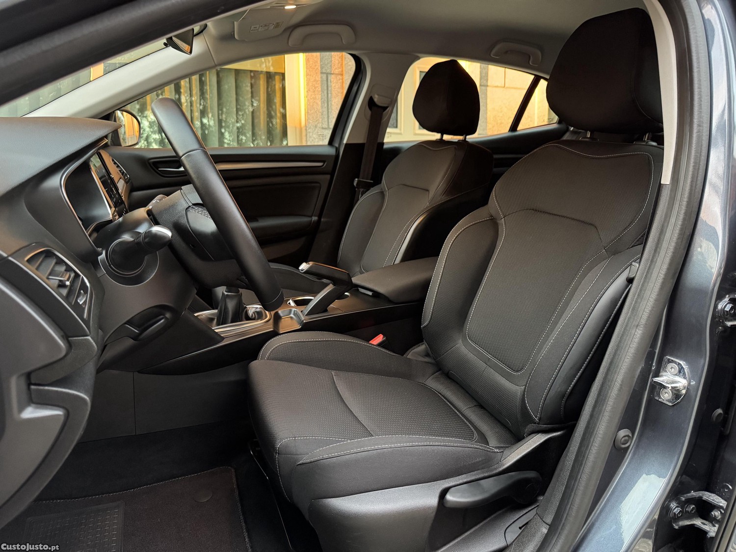 Renault Mégane 1.0 115cv 2021 23,449km — fotografia 5