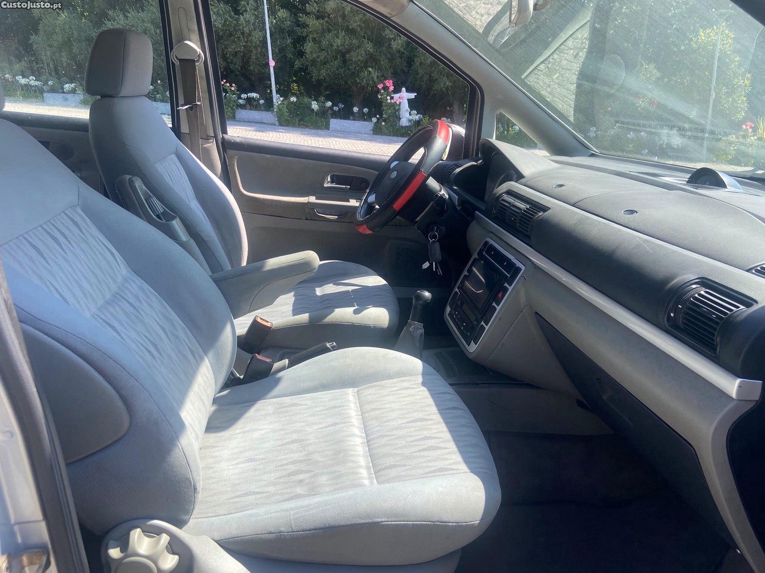 Ford Galaxy 1.9 TDI — fotografia 4
