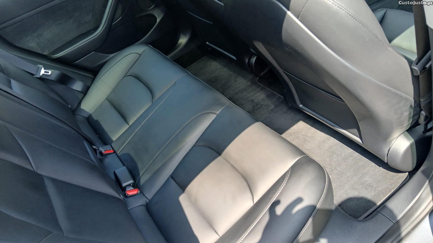 Tesla Model 3 Long Range Dual Motor — fotografia 4