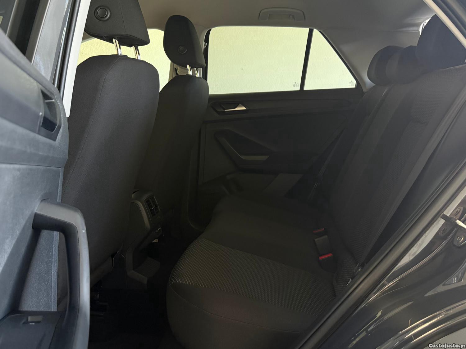 Volkswagen T-Roc 2.0 TDI Life — fotografia 2