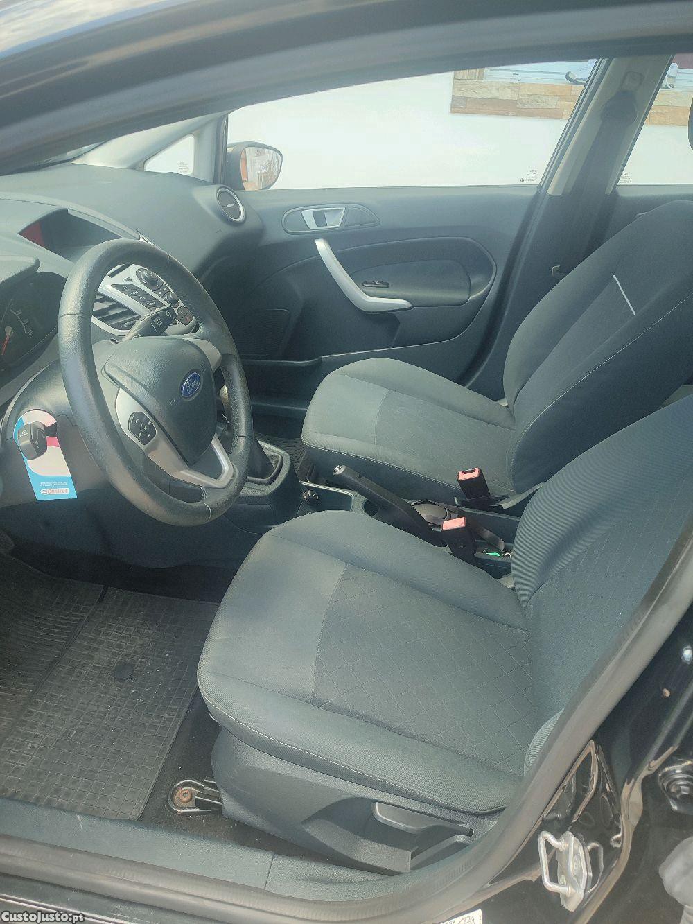 Ford Fiesta 1.2 apenas 38 mil km — fotografia 5