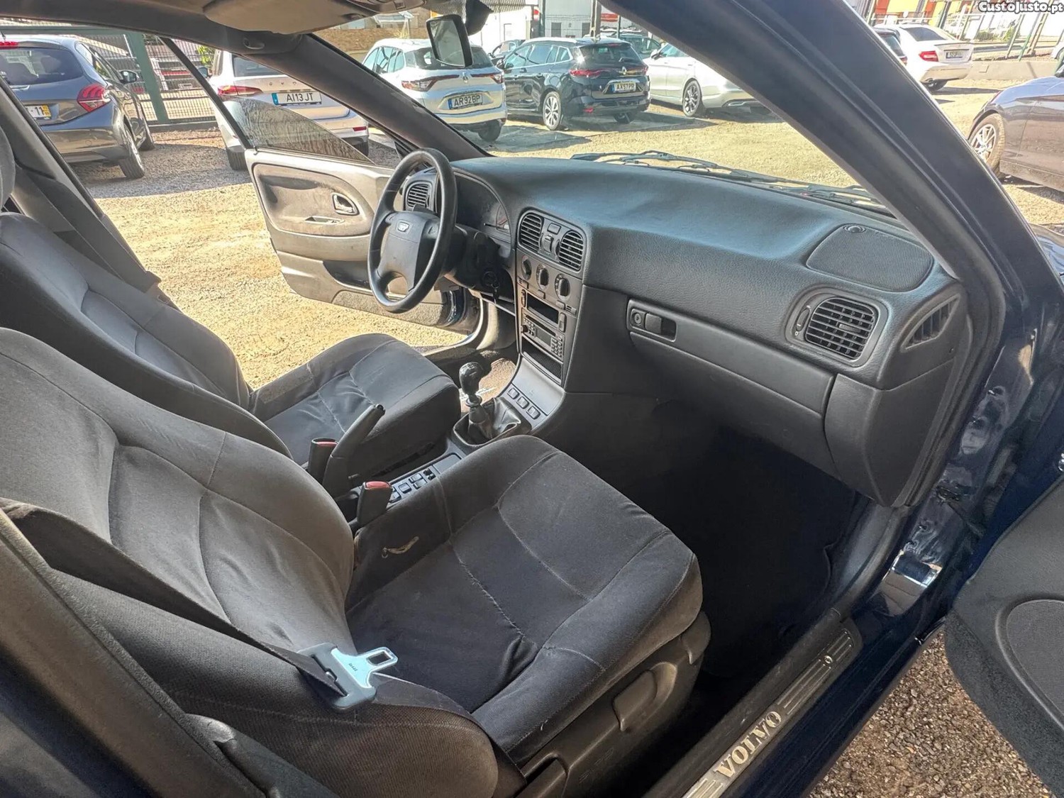 Volvo S40 1.6 — fotografia 13