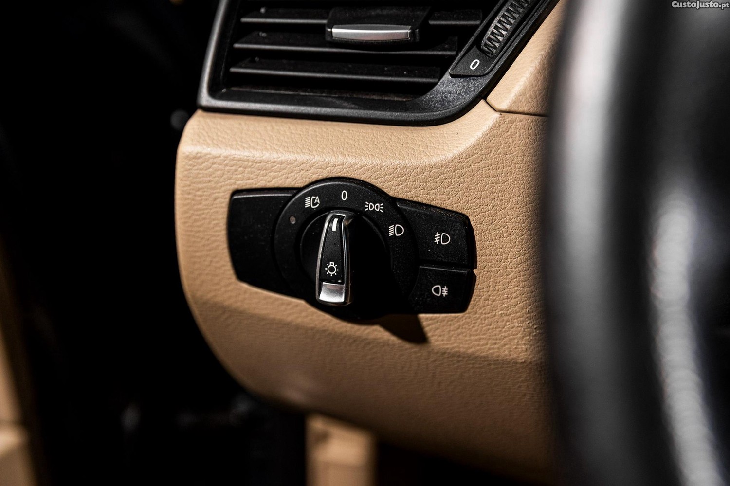 BMW X1 16 d sDrive — fotografia 3