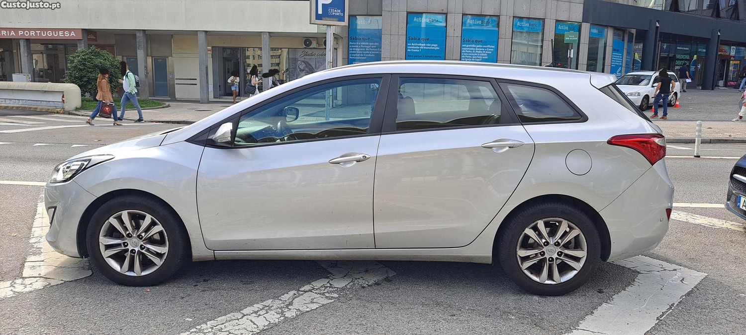 Hyundai i30 1.6 CRDI 110 Cv — fotografia 11