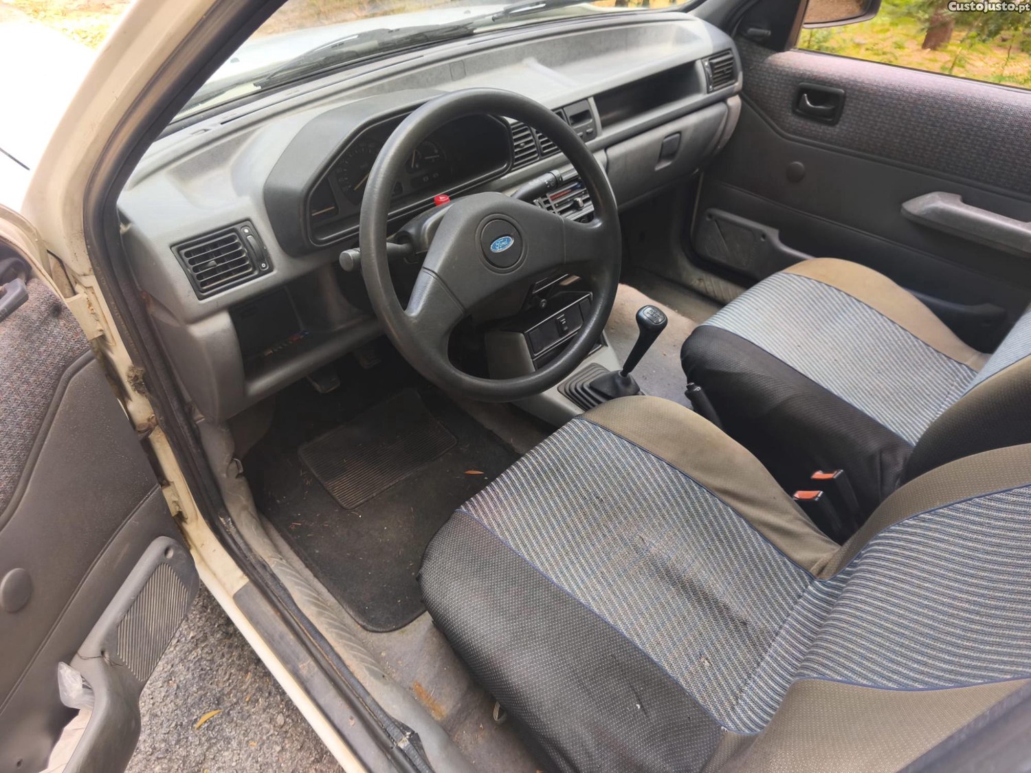Ford Fiesta MK3 - 1.1 CLX — fotografia 5