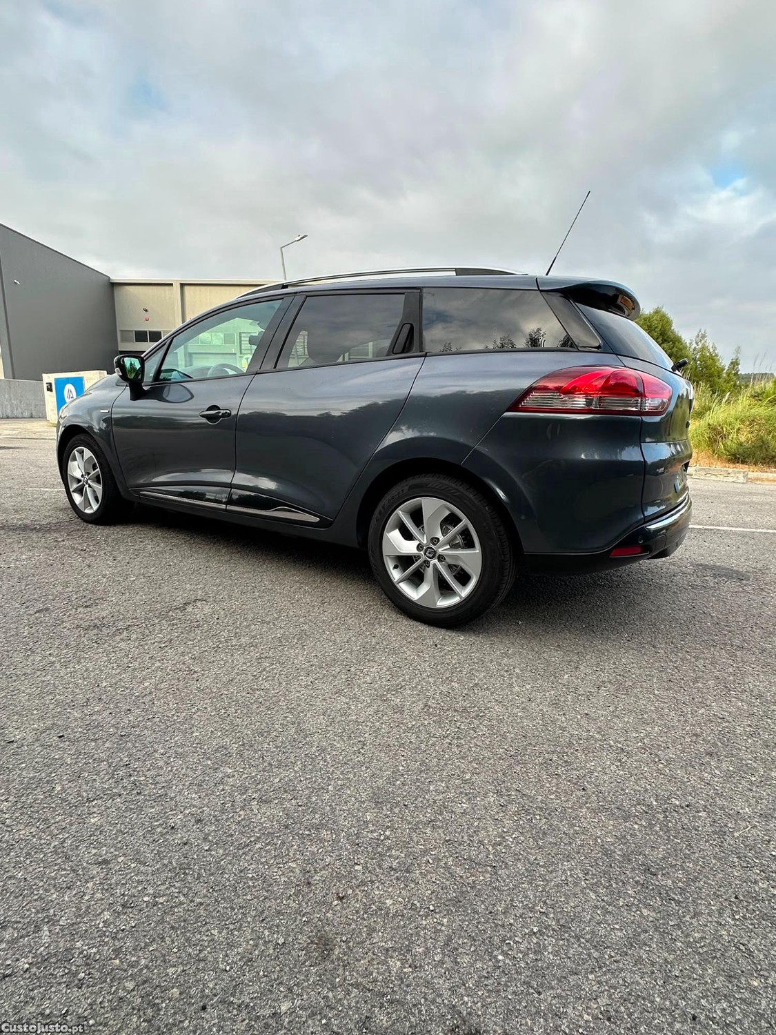 Renault Clio Limited Bose — fotografia 3
