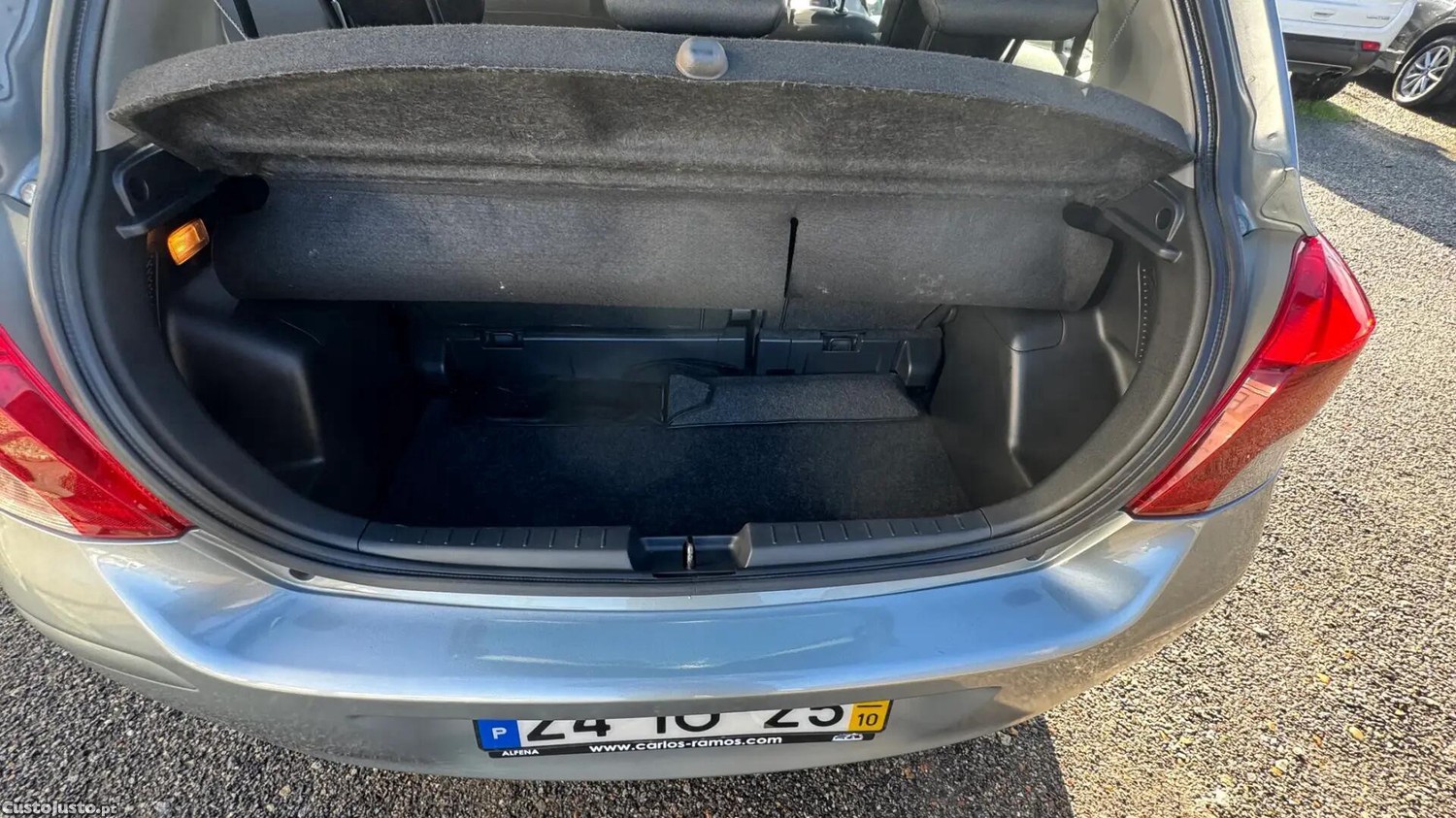 Toyota Yaris 1.0 VVT-i Comfort+AC — fotografia 8