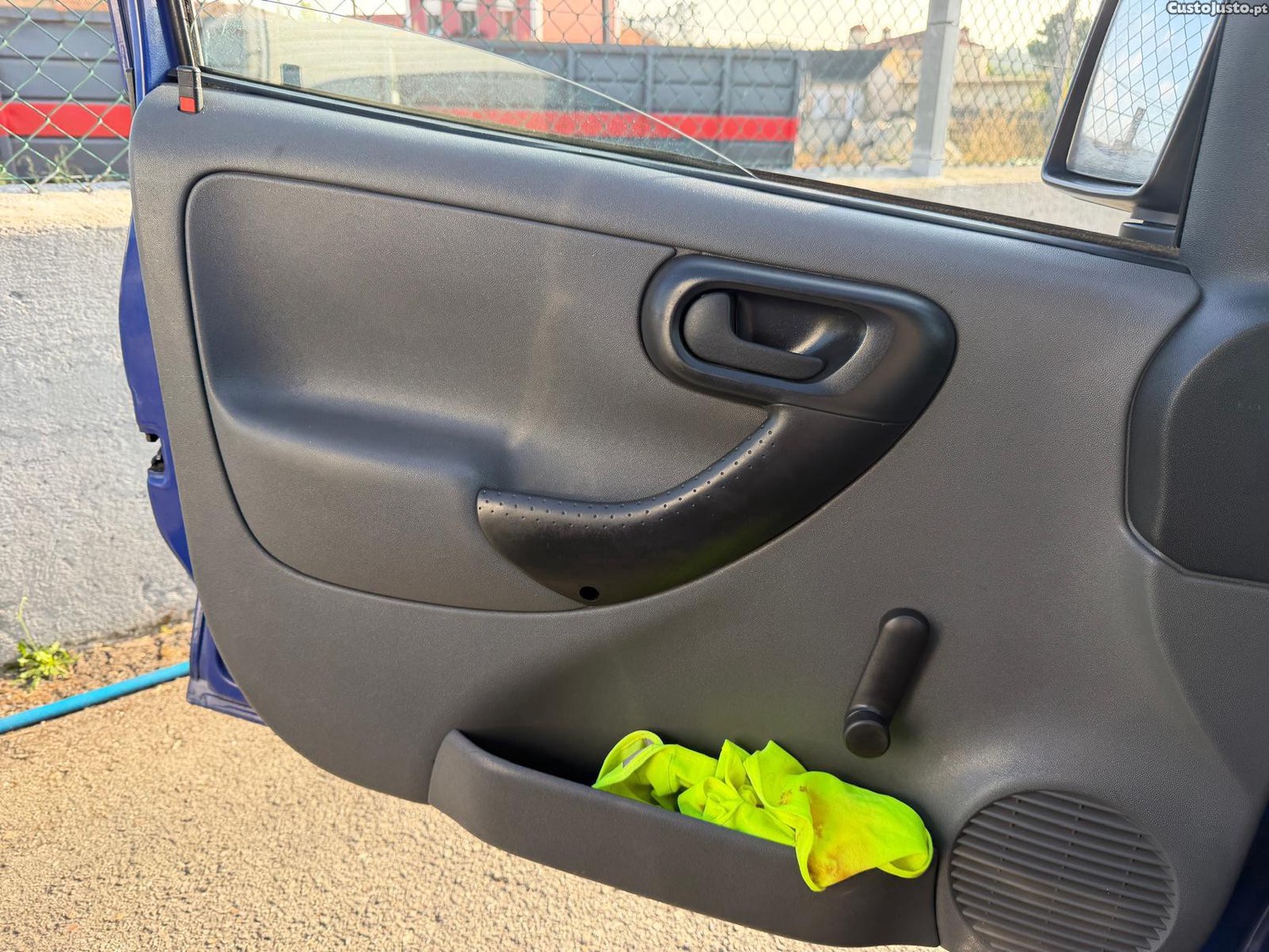 Opel Combo 1.3CDTi — fotografia 2