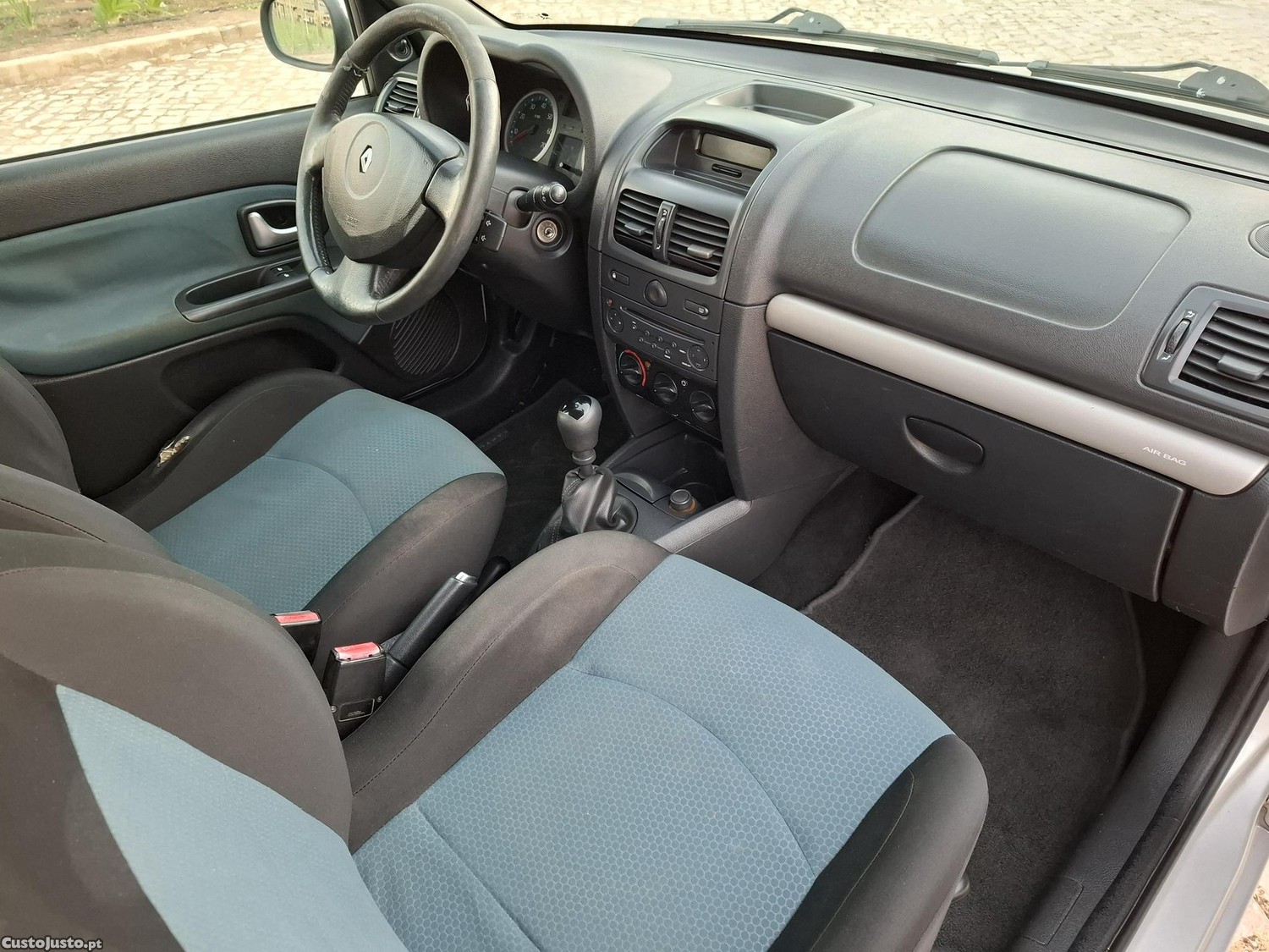 Renault Clio 1.2i AC — fotografia 5