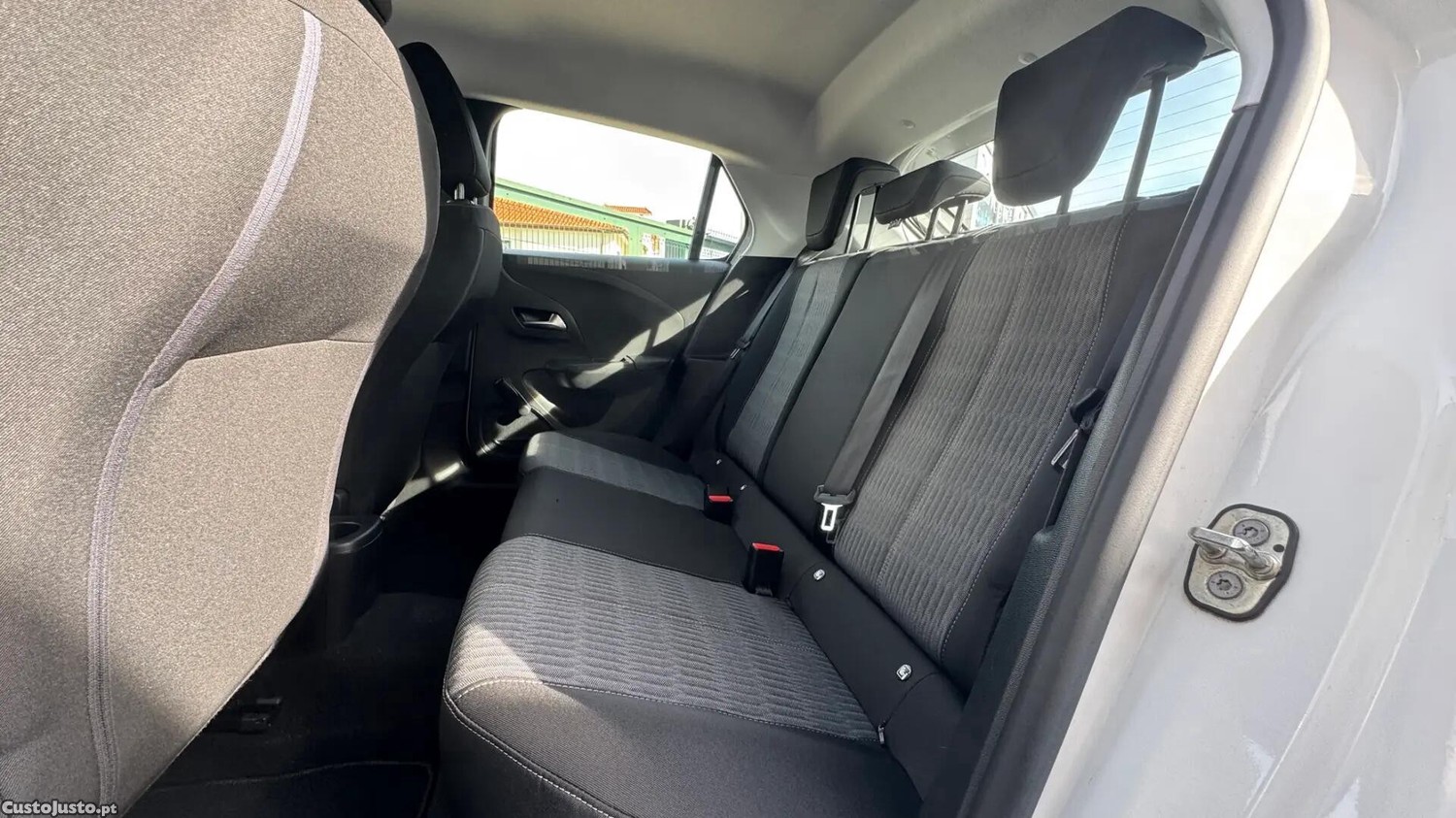 Opel Corsa 1.2 Edition — fotografia 15