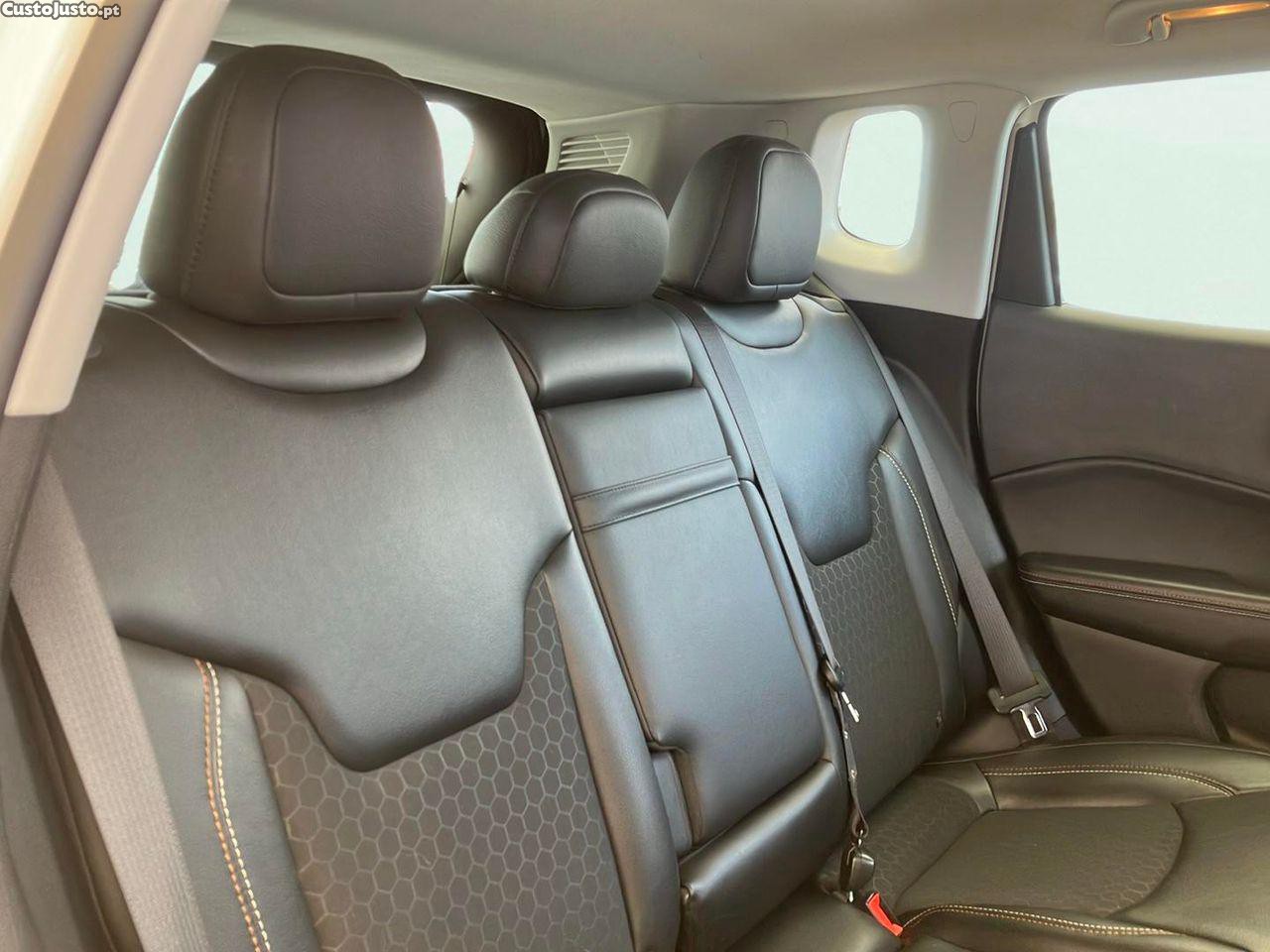 Jeep Compass 1.6 M-Jet Longitude — fotografia 4