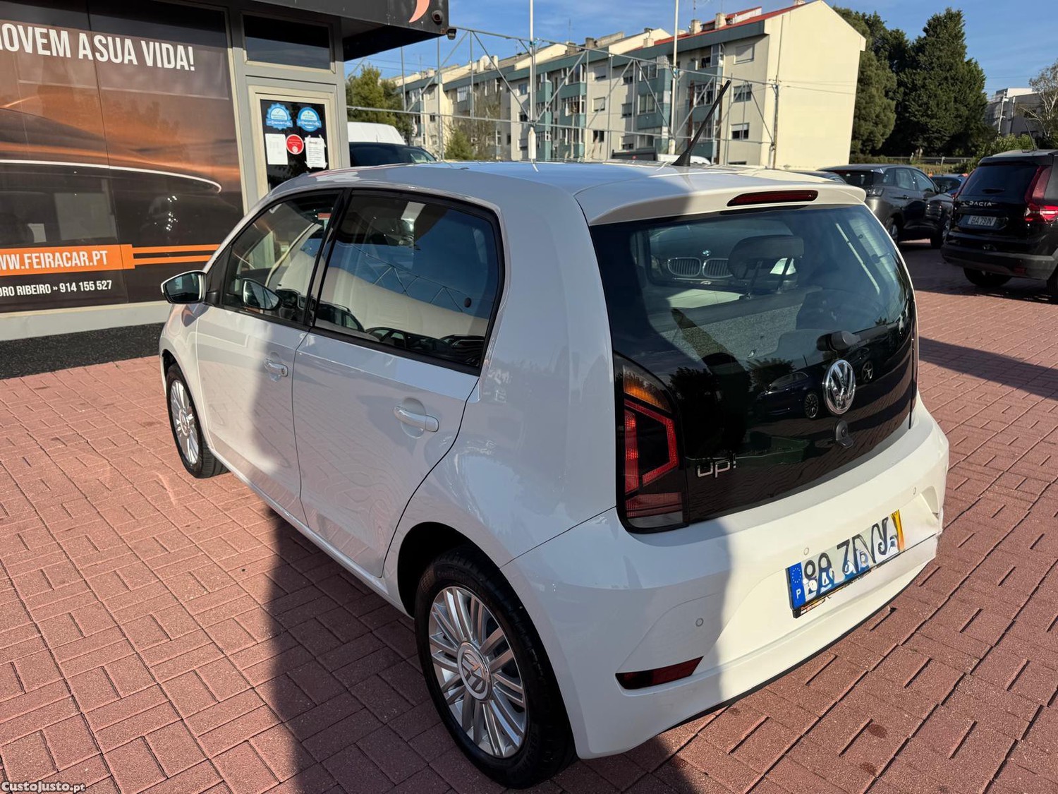 Volkswagen Up! 1.0 MoveAuto — fotografia 2