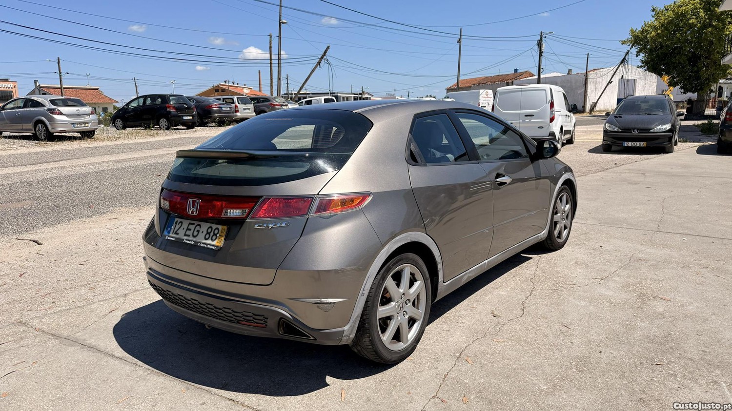 Honda Civic Hatchback 1.8 de 2007 — fotografia 13