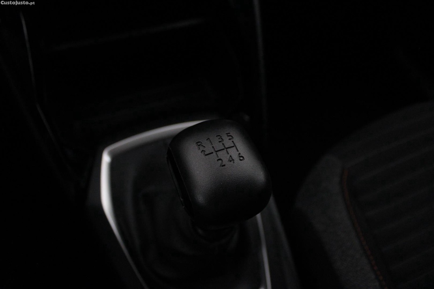 Peugeot 208 1.5 BHDI ACTIVE — fotografia 11