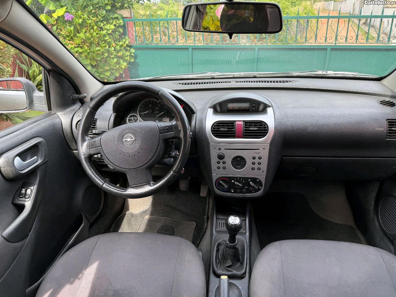 Opel Corsa C 1.2 — fotografia 2