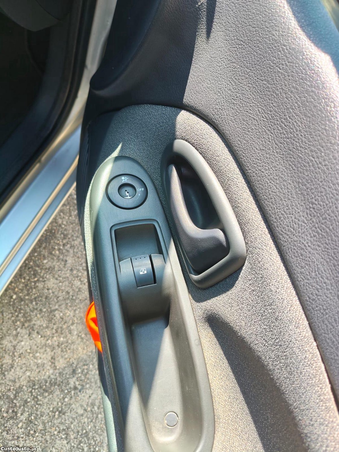 Renault Clio 1.5 dci — fotografia 4