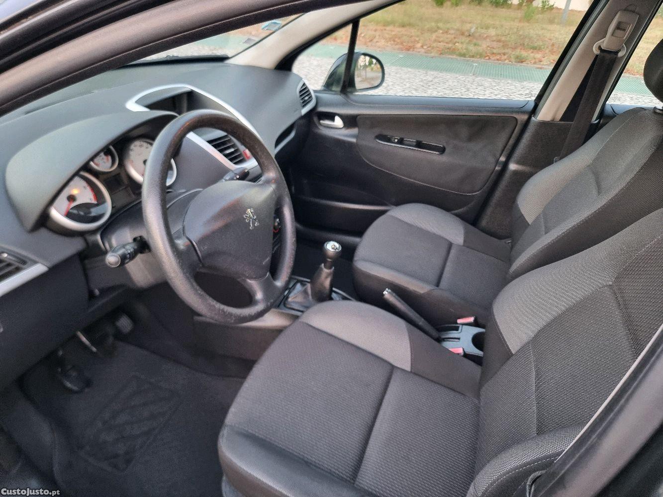 Peugeot 207 1.6 hdi — fotografia 7