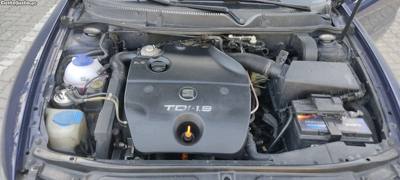 SEAT Leon 1.9 Tdi — fotografia 2
