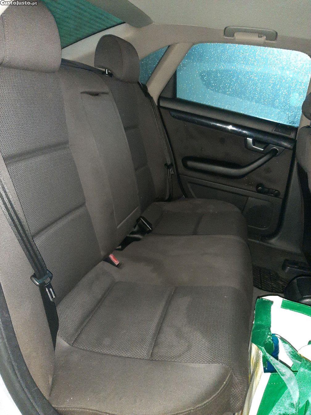 Audi A4 1.9tdi 130cv — fotografia 2
