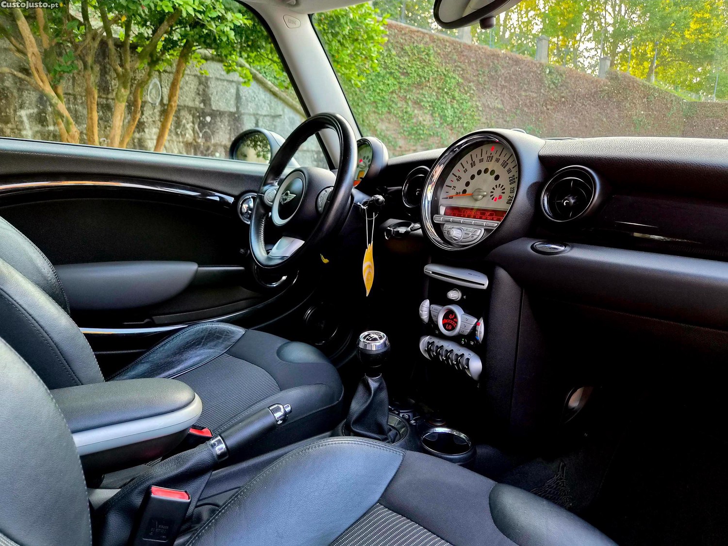 MINI Cooper 1.6 Diesel 110cv — fotografia 2