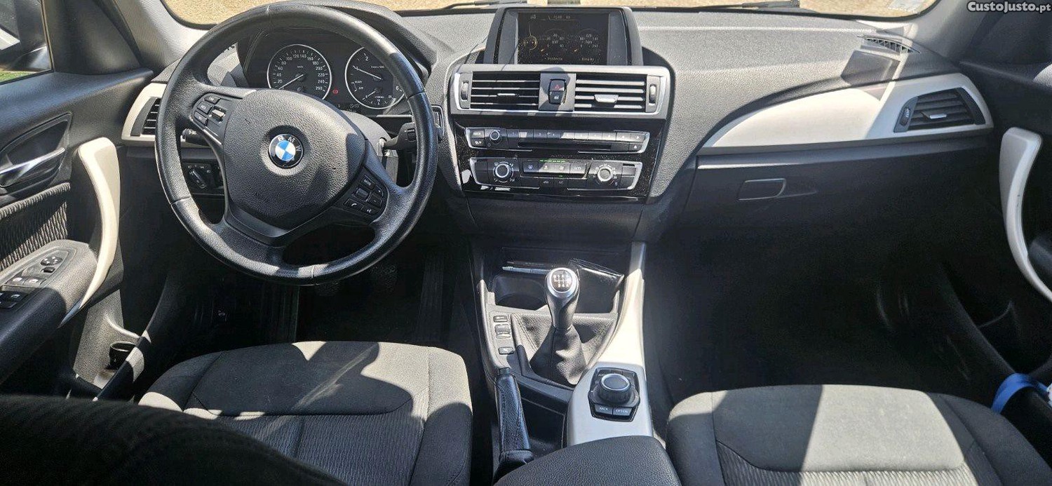 BMW 114 urban line — fotografia 5
