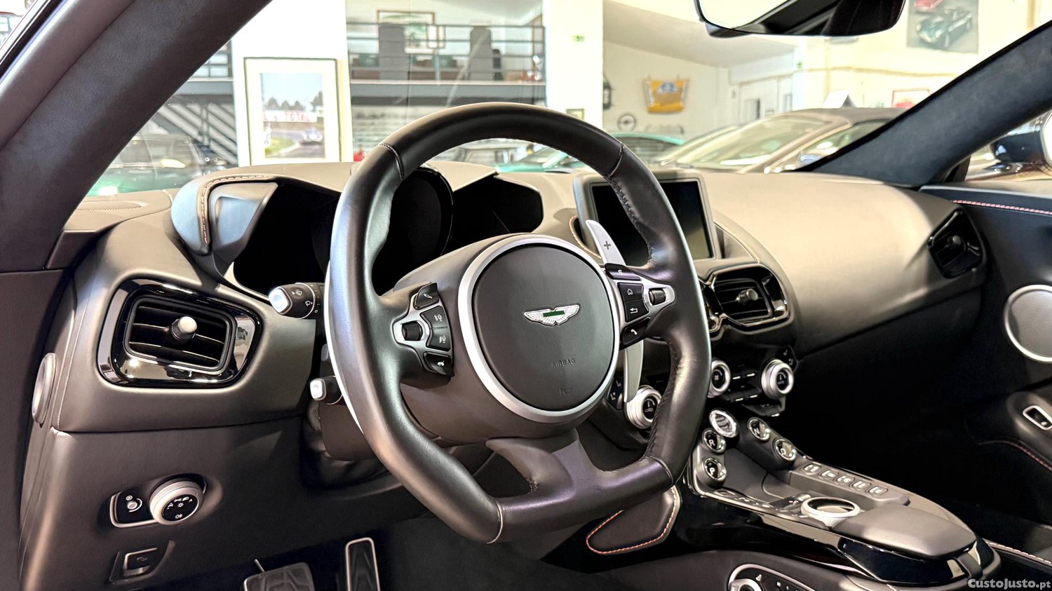 Aston Martin Vantage V8 — fotografia 11