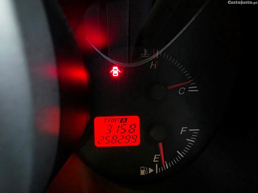 Mazda 3 1.6Di 110Cv 10/2005 — fotografia 3