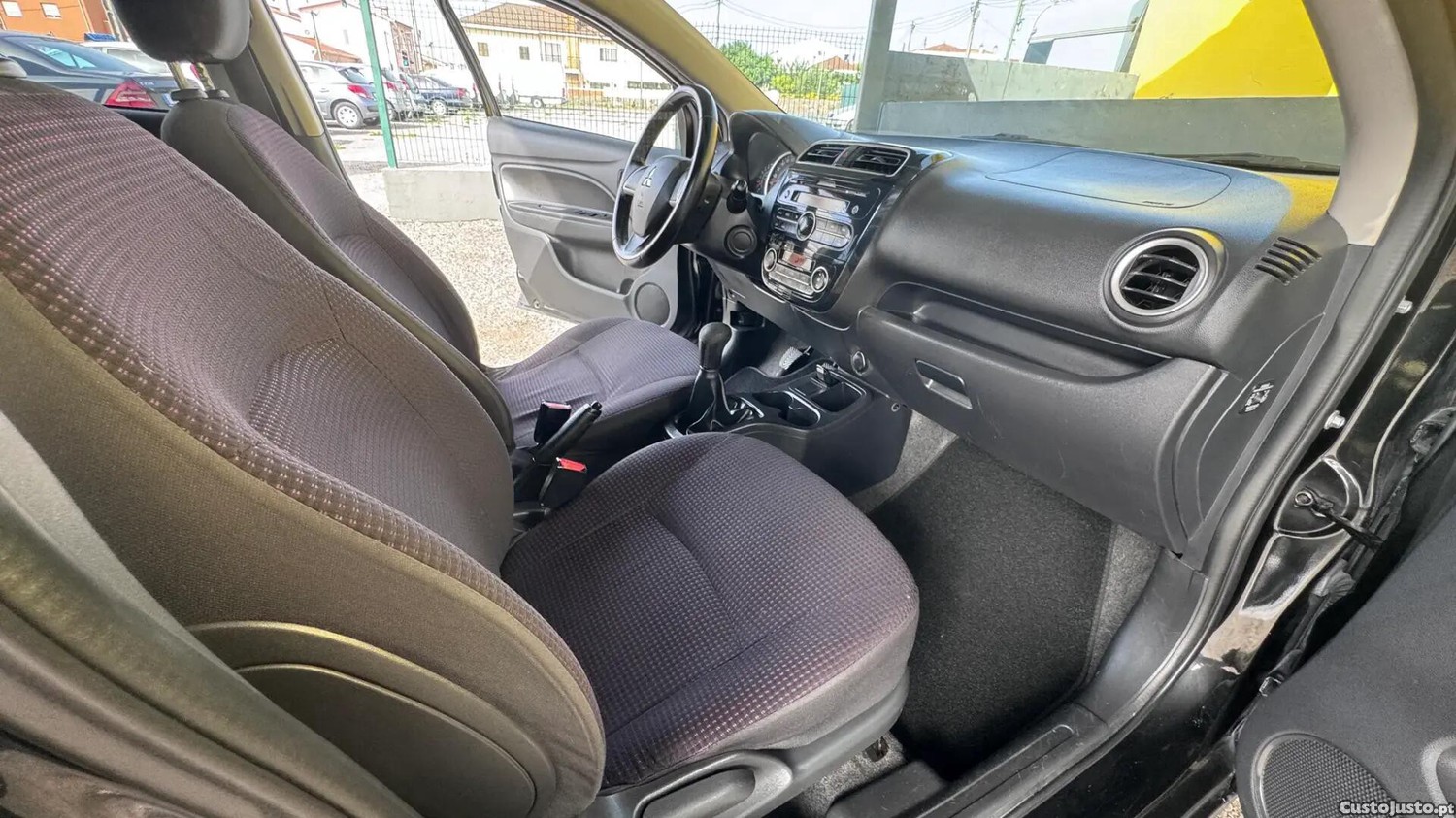 Mitsubishi Space Star 1.2 Intense Connect Edition — fotografia 9